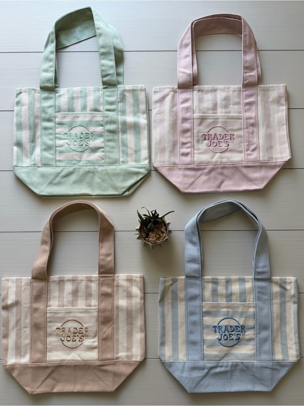 Trader Joe’s 2026 Limited Edition 4-Piece Bundle Muted Pastel Stripe Mini Totes